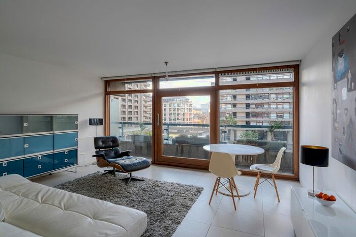 Studio To Rent In Bryer Court, Barbican, London, EC2Y