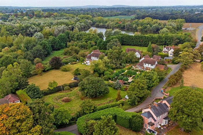 5 Bedroom Detached House For Sale In Chestnut Park, Bray, Maidenhead, Berkshire, SL6