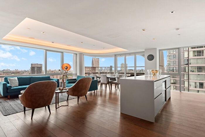 3 Bedroom Flat To Rent In Canaletto Tower, City Road, EC1V