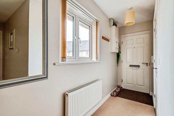 2 Bedroom Flat For Sale In Dyson Road, Swindon, Wiltshire, SN25