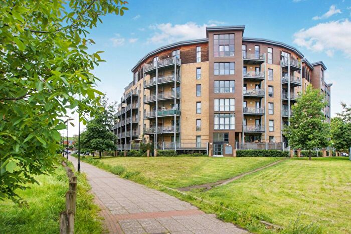 1 Bedroom Apartment To Rent In Limehouse Lodge, Clapton, E5