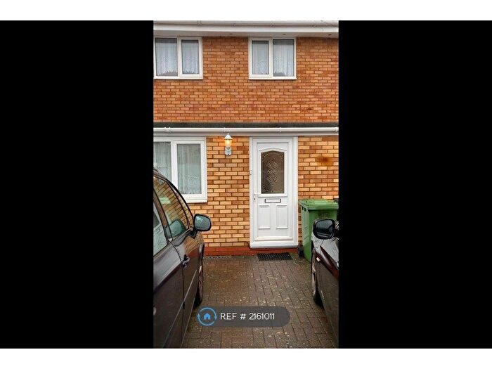 4 Bedroom Semi-Detached House To Rent In Brookvale Road, Solihull, B92