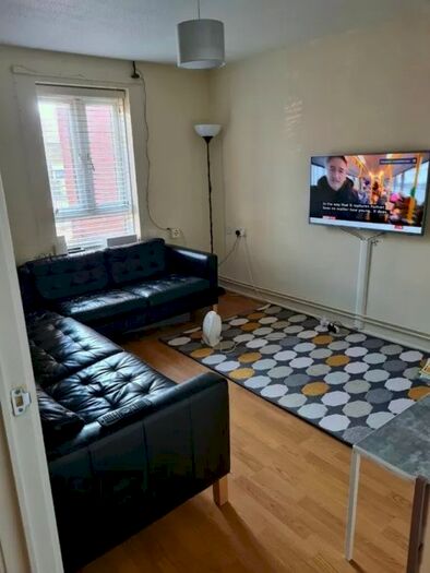 2 Bedroom Flat To Rent In Bramley Hill, South Croydon, CR2