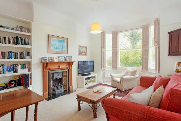 1 Bedroom Flat To Rent In West Hill Road, London, SW18