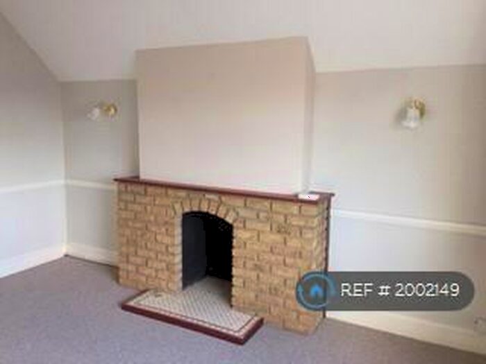 2 Bedroom Flat To Rent In Parkview Road, London, SE9