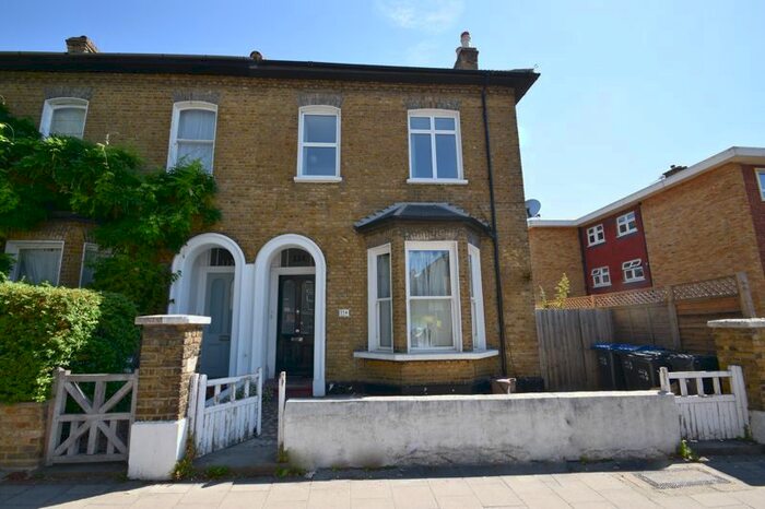 3 Bedroom Maisonette To Rent In Hartfield Road, London, SW19