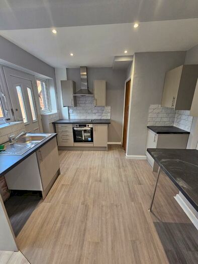 3 Bedroom Terraced House To Rent In Wesley Street, Leeds, West Yorkshire, LS11