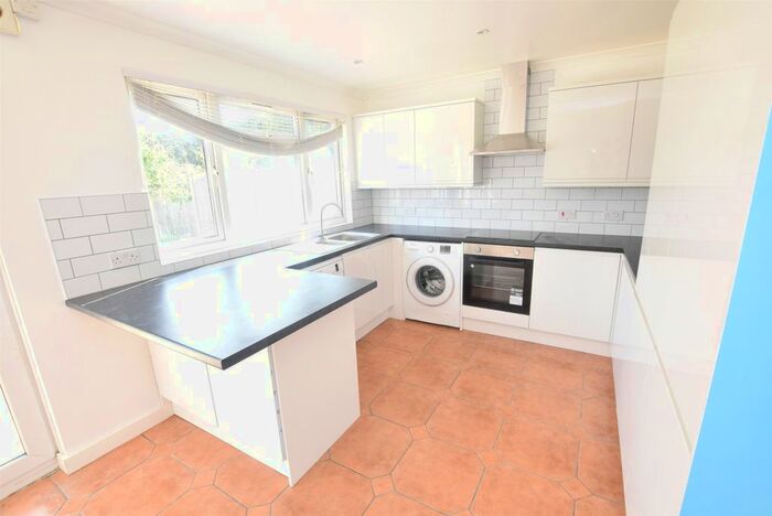 3 Bedroom Semi-Detached House To Rent In Seymer Road, Romford, RM1