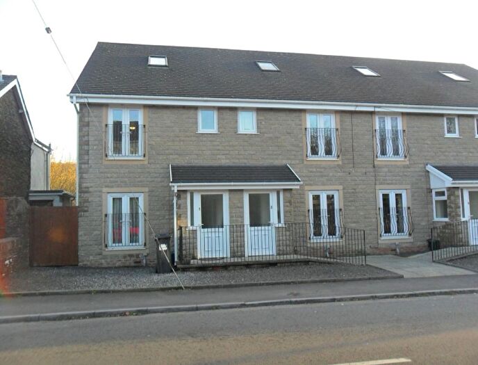 2 Bedroom Maisonette To Rent In Brecon Road, Pontardawe, Swansea, SA8