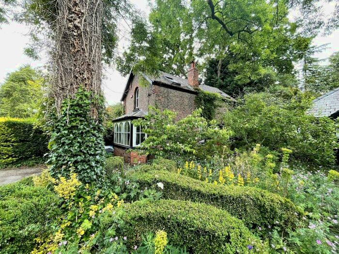 2 Bedroom Cottage To Rent In The Coach House, Palatine Road, Manchester, M20