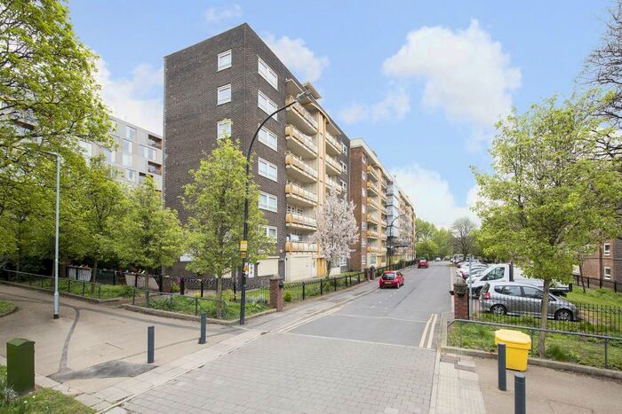 3 Bedroom Flat To Rent In The Lane, Leeds, West Yorkshire, LS9