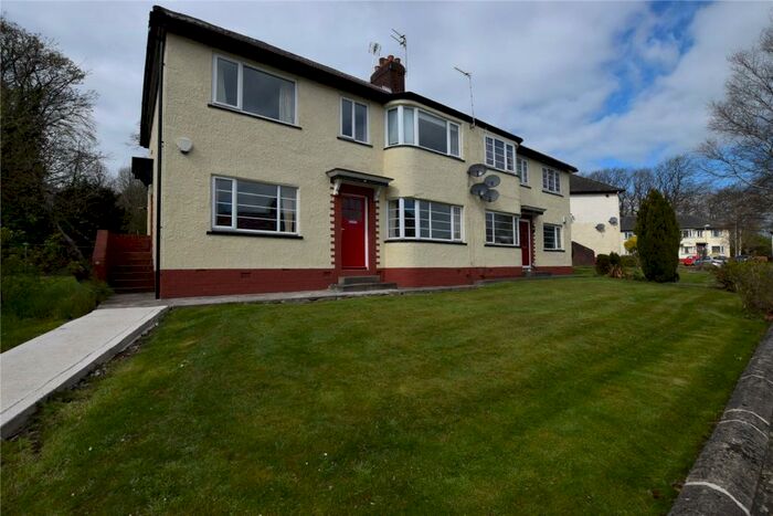 2 Bedroom Apartment To Rent In Otterburn Gardens, Leeds, West Yorkshire, LS16