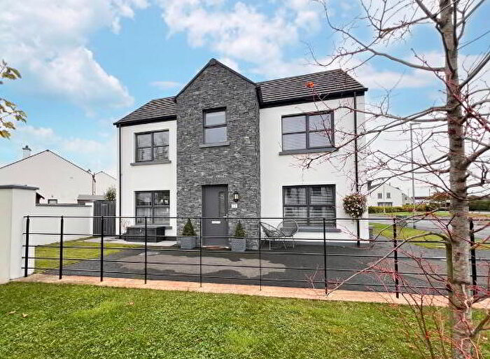 3 Bedroom Semi-Detached House For Sale In Glovers Lane, Toomebridge, BT41