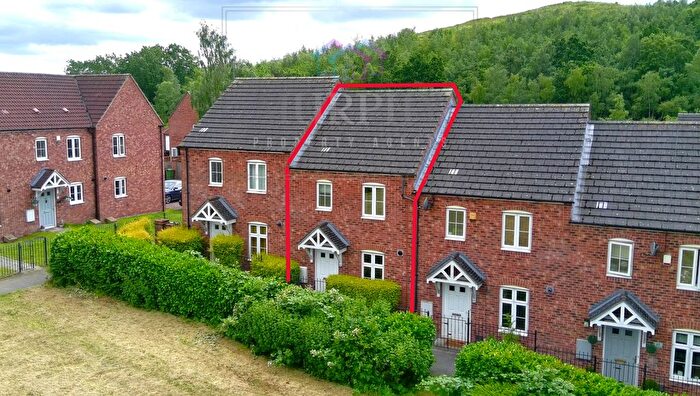 3 Bedroom Town House For Sale In Lake View, Pontefract, West Yorkshire, WF8
