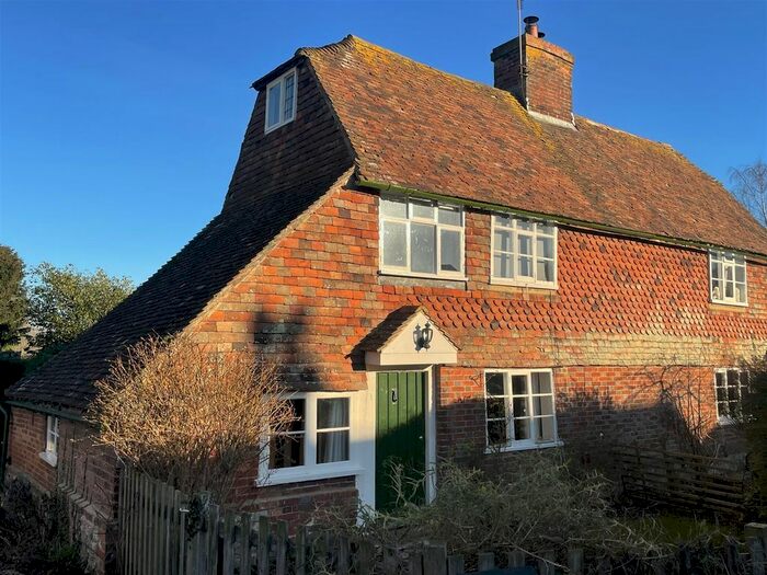 2 Bedroom Cottage To Rent In Padwell Lane, Great Chart, Ashford, TN23