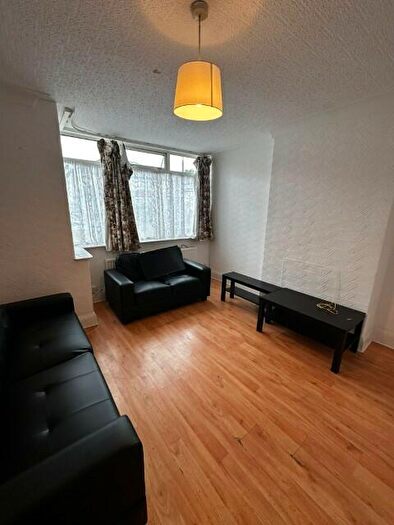 4 Bedroom Semi-Detached House To Rent In Newport View, Headingley, Leeds, LS6