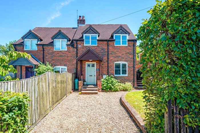 3 Bedroom Semi-Detached House For Sale In Old Lyndhurst Road, Cadnam, Southampton, SO40