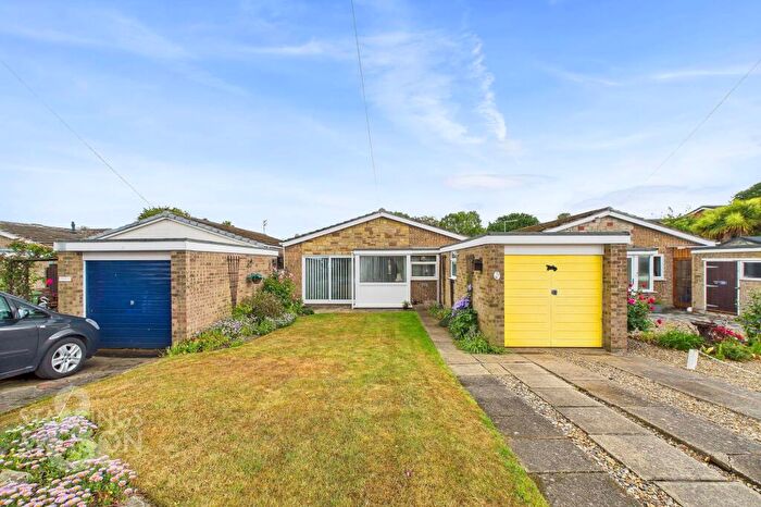 3 Bedroom Detached Bungalow For Sale In St. Laurence Avenue, Brundall, Norwich, NR13