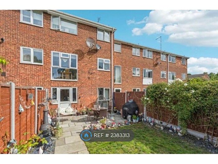 4 Bedroom Terraced House To Rent In Angotts Mead, Stevenage, SG1