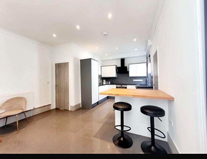3 Bedroom Terraced House For Sale In Rhyddings Park Road, Brynmill, Swansea, SA2
