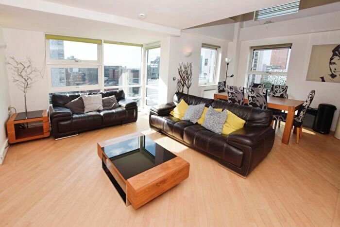 3 Bedroom Flat To Rent In , Whitworth Street West, Southern Gateway, Manchester, M1