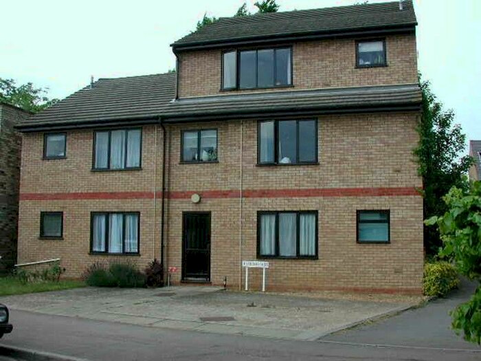 2 Bedroom Flat To Rent In Hamilton Road, Cambridge, CB4