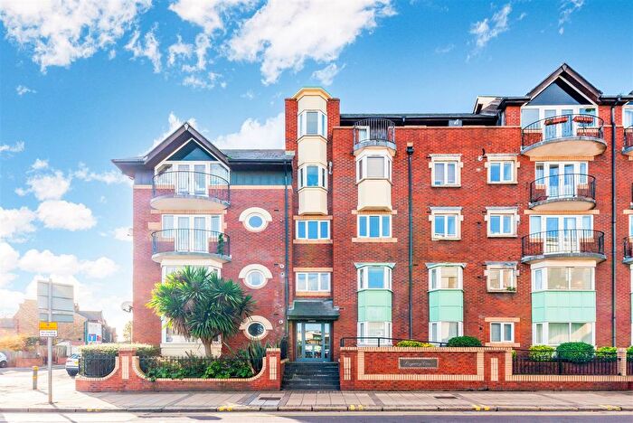 2 Bedroom Flat To Rent In Hartfield Road, Central Wimbledon, SW19