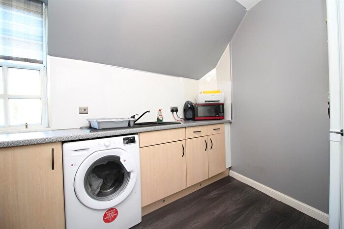 2 Bedroom Flat For Sale In Main Street, Kirknewton, EH27