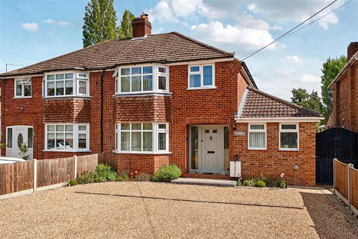 3 Bedroom Semi Detached House For Sale In Park Lane, Charvil, Reading, Berkshire, RG10