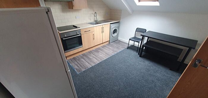 1 Bedroom Flat To Rent In West Luton Place, Roath, Cardiff, CF24
