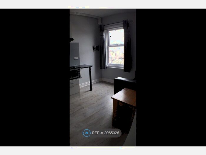 1 Bedroom Flat To Rent In Cross Street, Wrexham, LL11