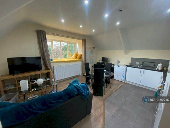 1 Bedroom Flat To Rent In North Hill Road, Leeds, LS6