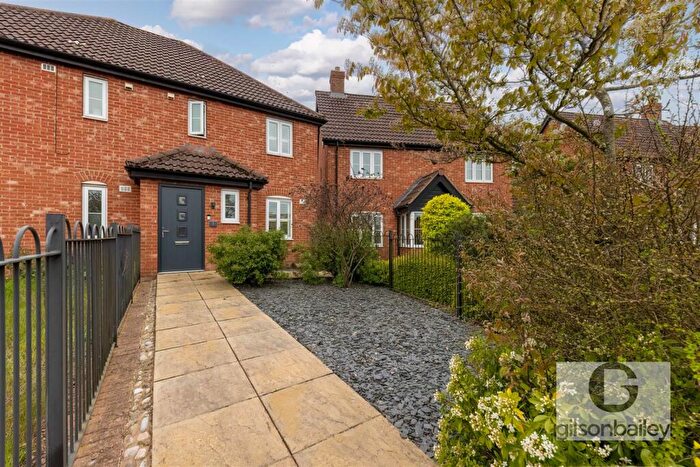 2 Bedroom Semi Detached House For Sale In Chopyngs Dole Close, Norwich, NR7