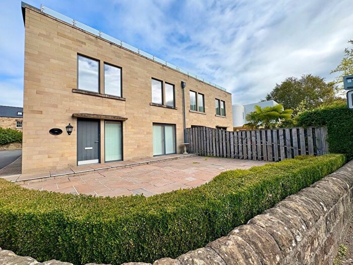 2 Bedroom Flat For Sale In Horseshoe Mews, Matlock Green, Matlock, DE4