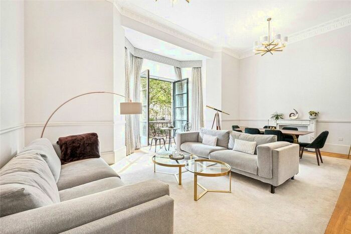 2 Bedroom Flat To Rent In Ennismore Gardens, Knightsbridge, SW7
