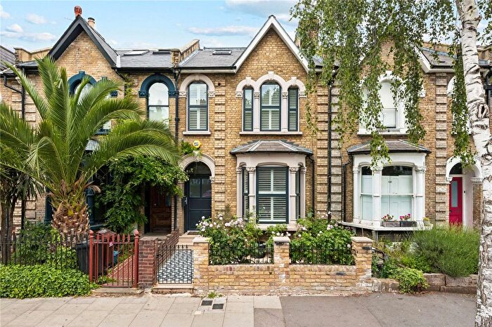 4 Bedroom Terraced House For Sale In Powerscroft Road, London, E5