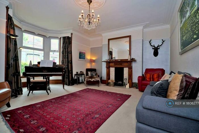 2 Bedroom Flat To Rent In Abergeldie Terrace, Aberdeen, AB10