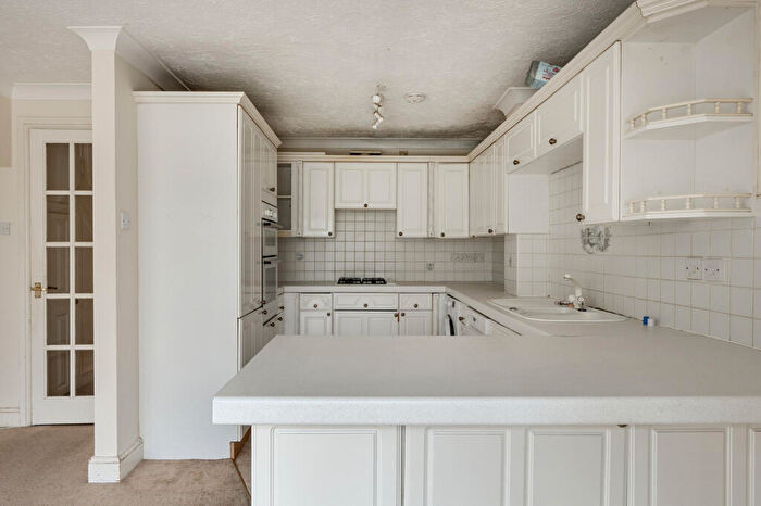 4 Bedroom End Of Terrace House For Sale In Mill View Close, Epsom, KT17