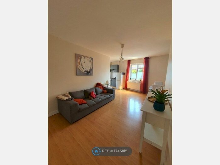 3 Bedroom Maisonette To Rent In Colliers Wood, Colliers Wood, CR4
