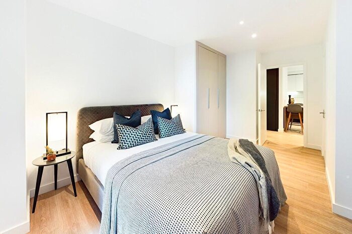 3 Bedroom Apartment To Rent In Apartment, Symphony Park, Manchester, Greater Manchester, M1
