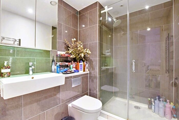 2 Bedroom Apartment For Sale In The Saddler Building, Wharf Road, London, N1 - Photo 7