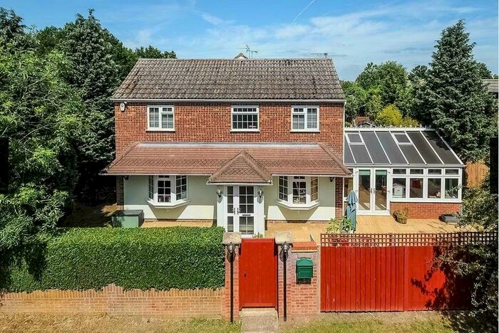 4 Bedroom Detached House To Rent In Mill Lane, Kelvedon Hatch, Brentwood, CM15