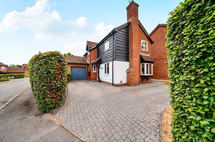 3 Bedroom Detached House For Sale In Home Close, Chiseldon, Swindon, SN4