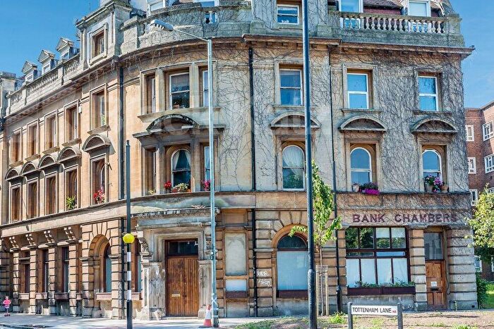 2 Bedroom Flat To Rent In Bank Chambers, Crouch End, N8