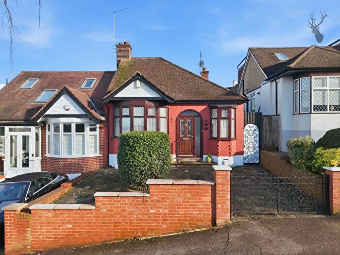 2 Bedroom Semi Detached Bungalow For Sale In Sunset Avenue, Chingford, E4