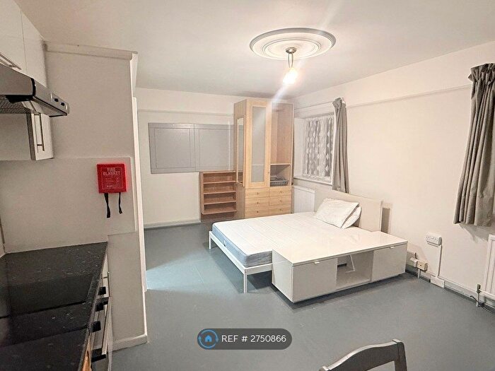 Studio To Rent In London, London, NW2