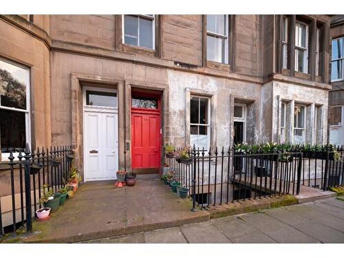 2 Bedroom Flat To Rent In East London Street, Edinburgh, EH7