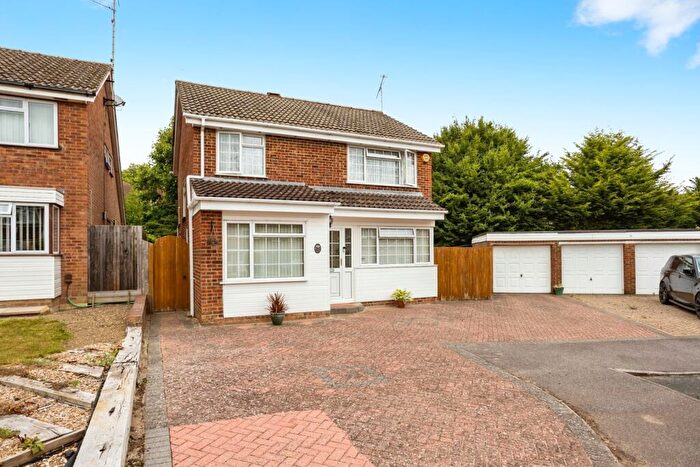 3 Bedroom Detached House For Sale In Cissbury Hill, Crawley, West Sussex, RH11