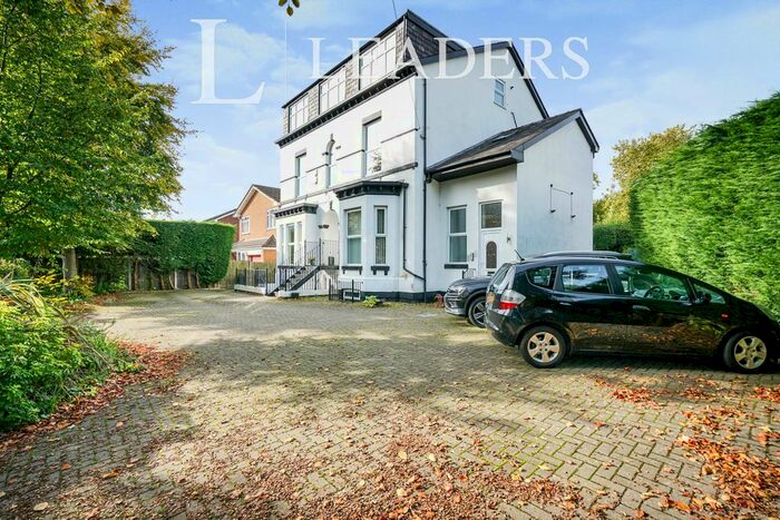 2 Bedroom Flat To Rent In Queens Road, Sale, M33