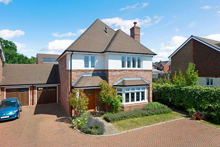 4 Bedroom House For Sale In Lorimer Avenue, Cranleigh, GU6